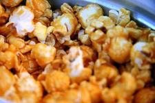 Popcorn cu caramel