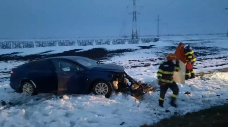 Accident cumplit in Braila. Doi parinti au murit, iar fetita lor de 7 ani a ajuns la spital