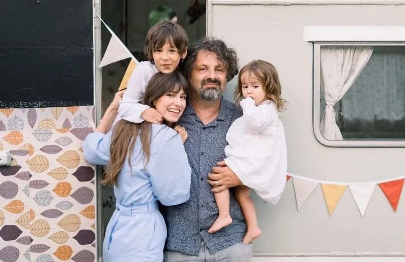 Dana Rogoz ia in calcul plecarea din Romania alaturi de sot si copii: 