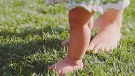 Cele mai frecvente probleme care afecteaza picioarele copiilor in timpul verii