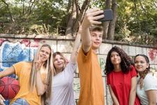 Adolescenti si GPS: Echilibrarea increderii si sigurantei cu ajutorul monitorizarii copiilor mai mari