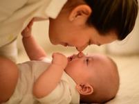 8 lucruri pe care parintii le fac RAR pentru bebelusi, insa medicii chiar le recomanda