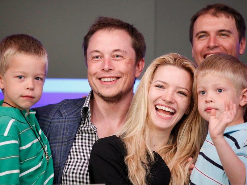 Elon Musk, Borcea de America! Are 10 copii. Pe doi ii tinea departe de presa