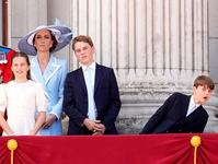 Printul Louis a atras din...