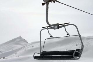 Fetita de 13 ani, moarta dupa un accident bizar la schi. S-a sufocat pe telescaun