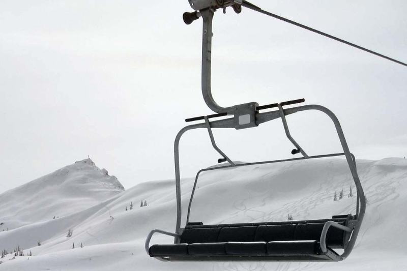 Fetita de 13 ani, moarta dupa un accident bizar la schi. S-a sufocat pe telescaun