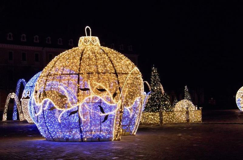 Targul de Craciun din Sibiu 2026: Patinoar, roata panoramica, casuta lui Mos Craciun si zeci de casute cu bunatati