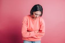 Endometrioza, „boala femeilor neiubite”, poate fi diagnosticata mai usor, printr-o metoda mai putin invaziva