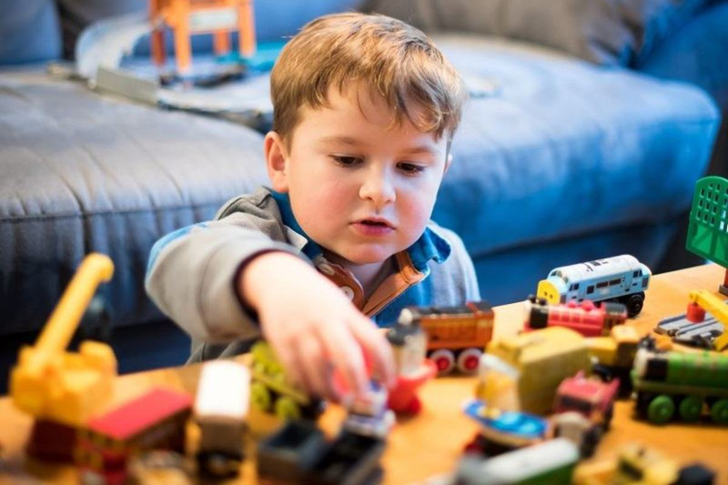 Cum alegem jucariile: 10 sfaturi pentru a alege jucaria potrivita pentru copilul tau