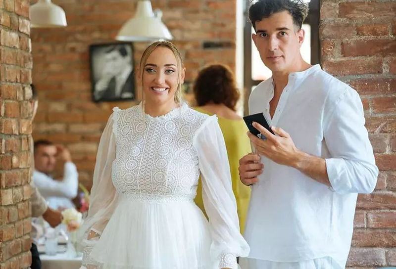 Ilona Brezoianu va deveni mama pentru prima data. Actrita a publicat prima ecografie si a facut anuntul cu umor: 