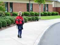 De la ce varsta copilul poate sa mearga singur la scoala?