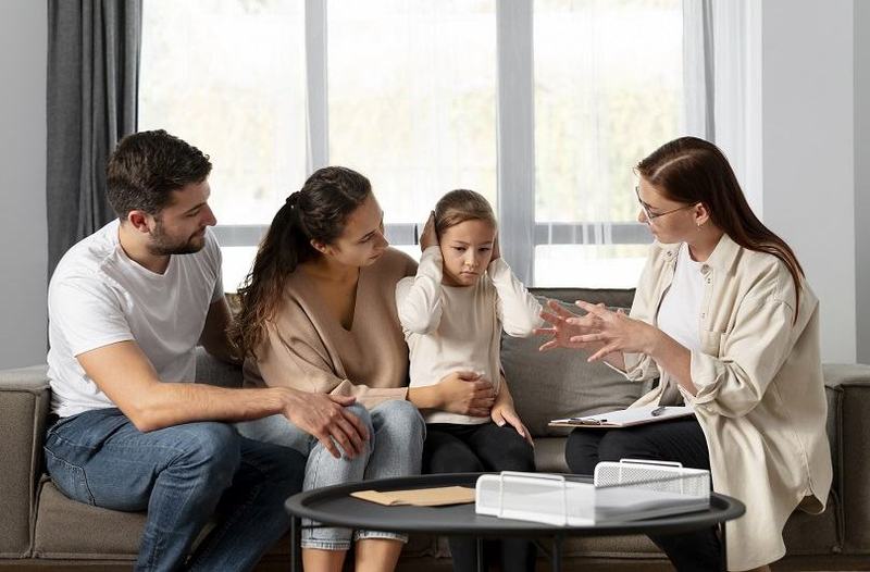 Vocabularul parintilor in preajma copiilor: ce cuvinte sa eviti si cum sa gestionezi limbajul nepotrivit