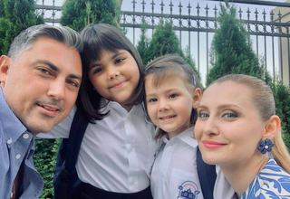 Momente sfasietoare pentru Alina Sorescu. Cele doua fetite au plecat cu ochii in lacrimi sa petreaca o saptamana cu tatal lor