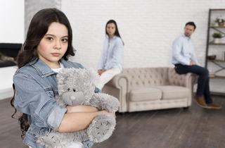 Alienarea parentala la copii: semne, efecte emotionale si impact asupra dezvoltarii copilului