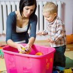 8 trucuri pentru a pastra curatenia cand ai copii mici