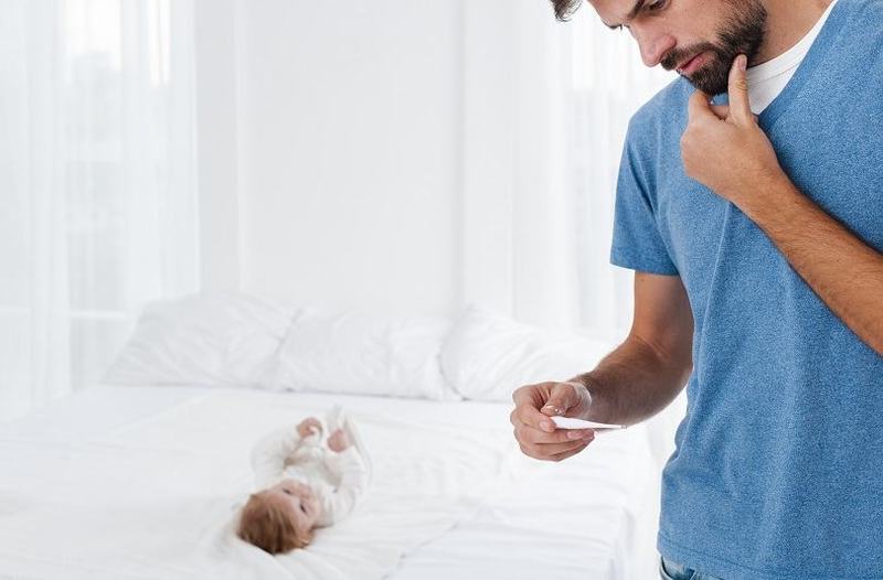 Cum se folosesc corect impachetarile pentru febra la bebelusi