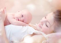 Ora magica dupa nastere - importanta pentru mama si nou-nascut