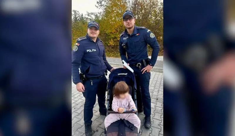 Fetita de nici 2 ani gasita pe marginea drumului, desculta, in Bacau. Un sofer a alertat imediat politia