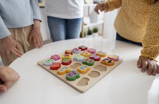 Jocuri pentru copii: idei si sfaturi pentru alegerea cadourilor educative potrivite