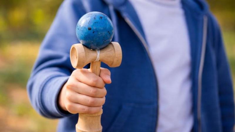 Care este starea copilului de 10 ani din Braila, injunghiat de zeci de ori pentru o jucarie