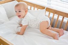Cum sa alegi salteaua potrivita pentru patutul bebelusului tau. Sfaturi pentru a evita plagiocefalia