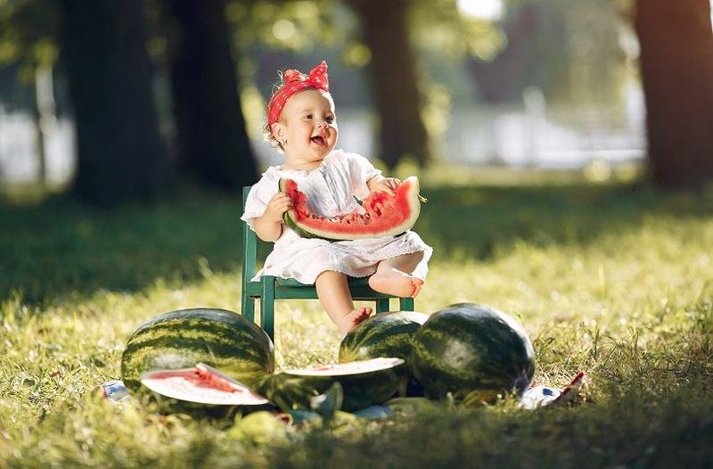 Cum transformi pepenele rosu in gustarea preferata a copiilor: 8 idei racoritoare si sanatoase