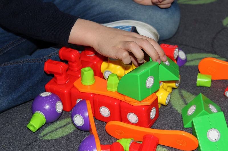 Evita jucariile din plastic pentru copii. Ce substante periculoase contin si cum le pot afecta sanatatea