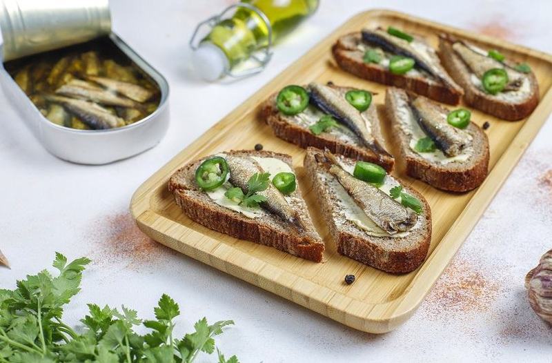 Retete rapide cu sardine – Sandwichuri, salate si aperitive sanatoase