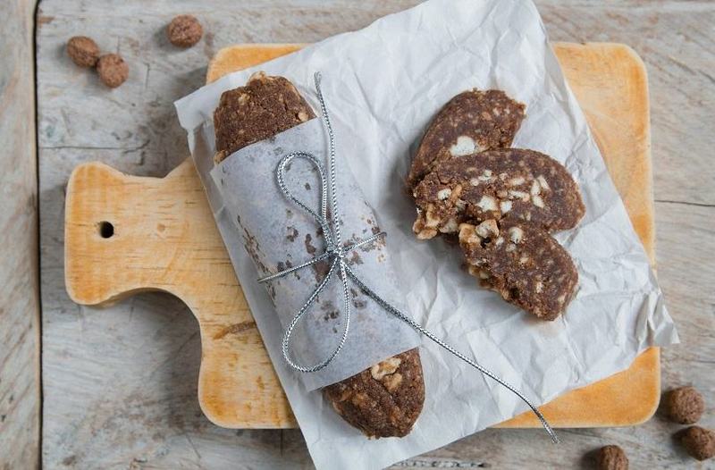 Salam de biscuiti cu fistic si cacao: retete simple, beneficii si idei creative de desert
