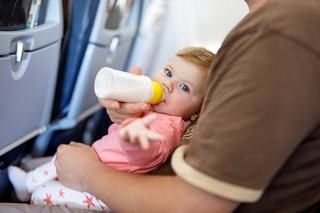 Bebelus in avion? De la ce varsta?