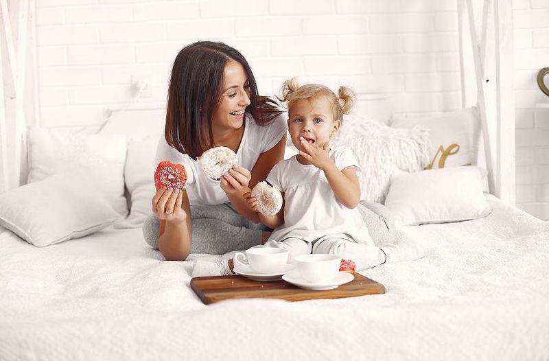 Micul dejun perfect de ziua copilului: 5 retete rapide si idei pentru o zi de nastere memorabila