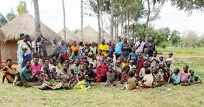 Un barbat din Uganda are 102 copii legitimi. Ce le-a cerut sotiilor sale sa faca