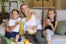 „Parinti vs. Copii” –...