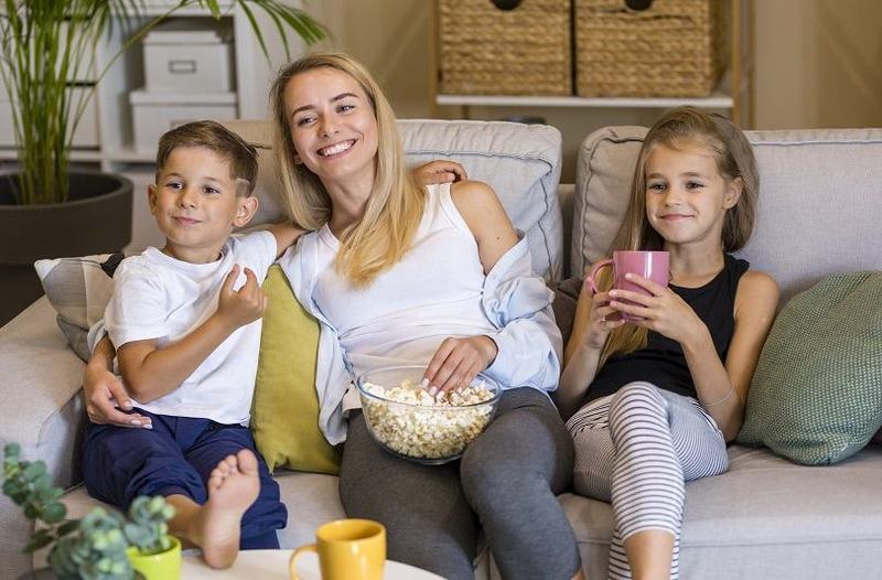 „Parinti vs. Copii” – noul trend viral de pe TikTok care a cucerit familiile din toata lumea