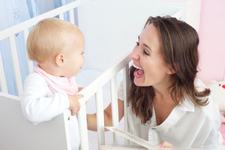 Importanta contactului vizual pentru bebelusi