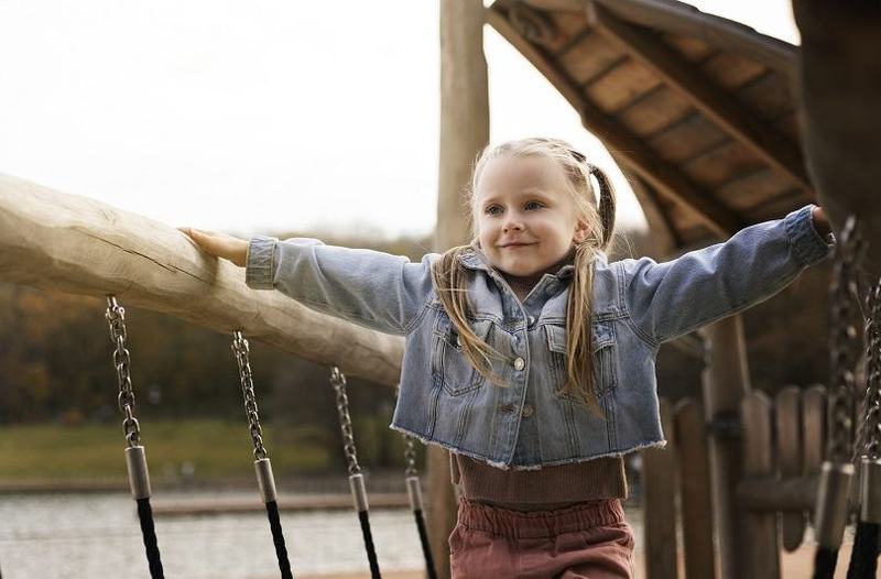 Cum sa construiesti autonomia copilului pas cu pas de la 0 la 12 ani