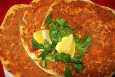 Pizza turceasca (lahmacun)