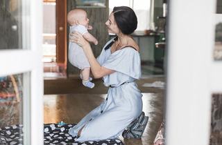 Mama de baiat: cum cresti un fiu echilibrat, respectuos si sigur pe el