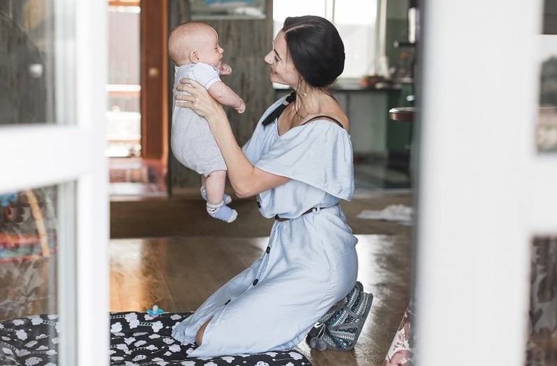 Mama de baiat: cum cresti un fiu echilibrat, respectuos si sigur pe el