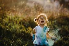 5 lucruri gratuite care fac un copil fericit