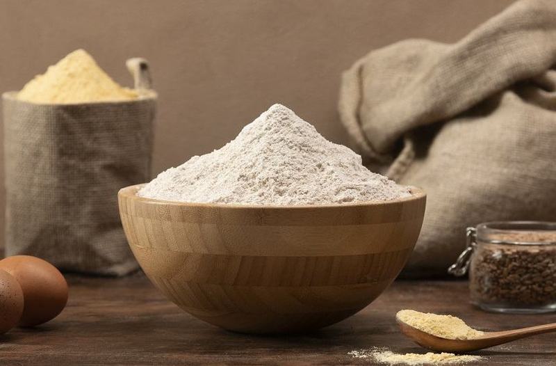 Faina de migdale in alimentatie: proprietati, beneficii si preparate in care poate fi folosita