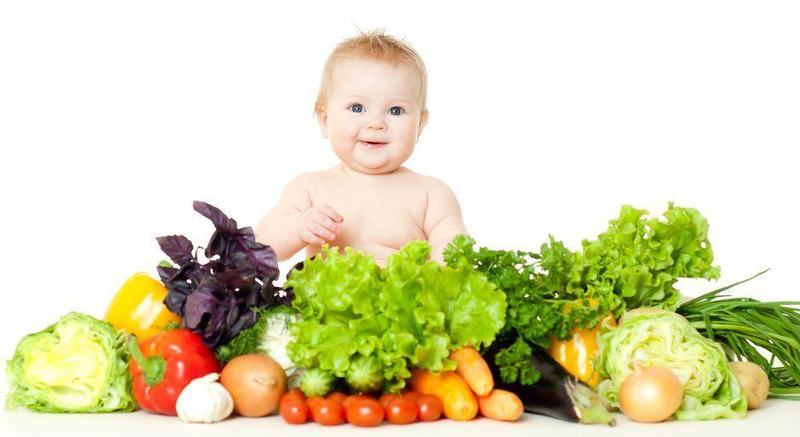 Cand introducem salata verde in alimentatia copilului