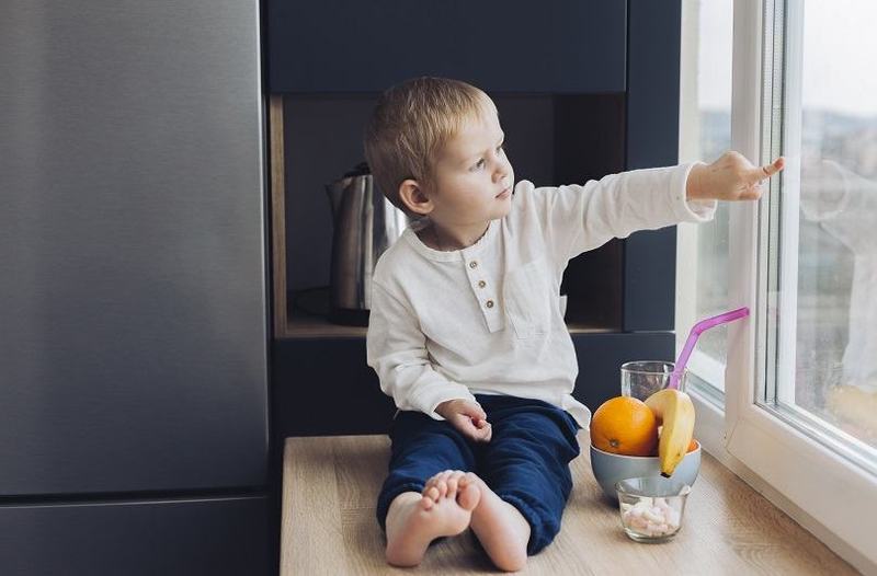 Cum sa previi accidentele copiilor? Top sisteme child proof pentru ferestre termopan