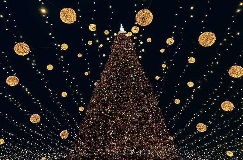 Targul de Craciun Bucuresti 2025 in Drumul Taberei: Casute, terasa incalzita si spectacole live