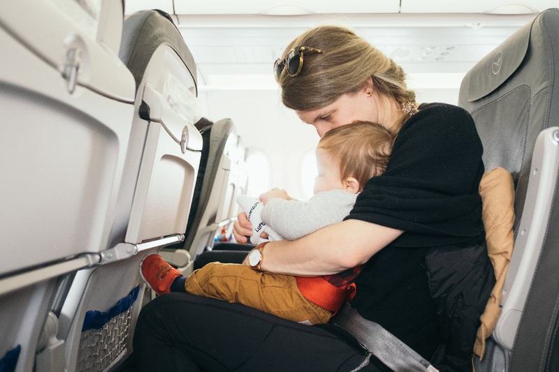 Care este varsta potrivita pentru un copil sa calatoreasca in avion