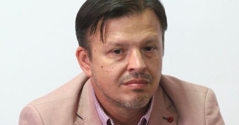 Primarul din Harsova a ajuns profesor de fizica, dupa ce scoala a ramas fara cadre didactice