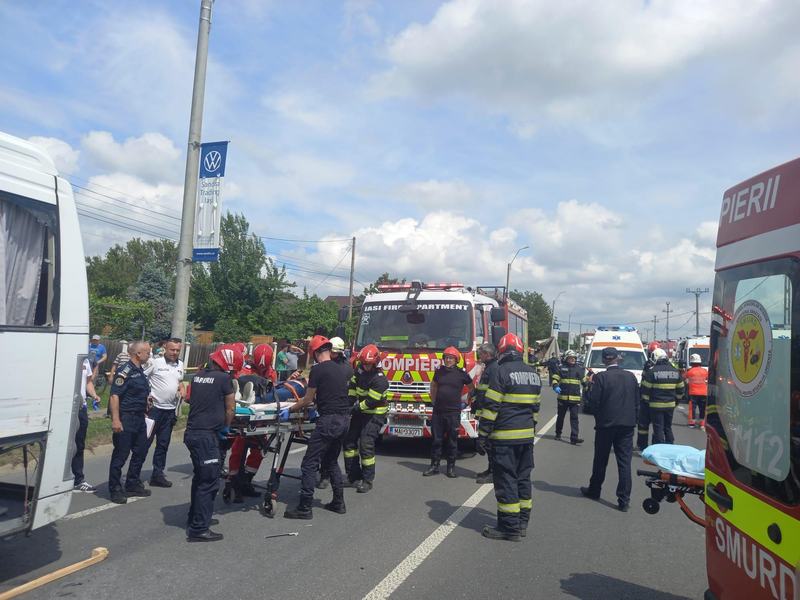 Femeie lovita de o autoutilitara care transporta paine, in timp ce isi tinea copilul in brate. Baietelul a scapat cu rani usoare