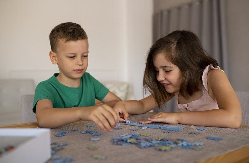 Cum alegi puzzle-ul potrivit pentru copilul tau: varsta, dificultate si beneficii