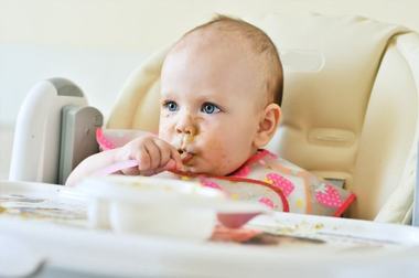 Alimente de primavara in alimentatia bebelusilor. Ce trufandale le dam in etapa diversificarii