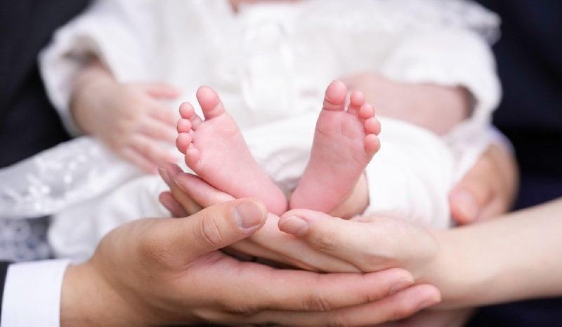 Ce trebuie sa stii daca esti in concediu de crestere a copilului. Cum se plateste contributia de 10% din indemnizatie